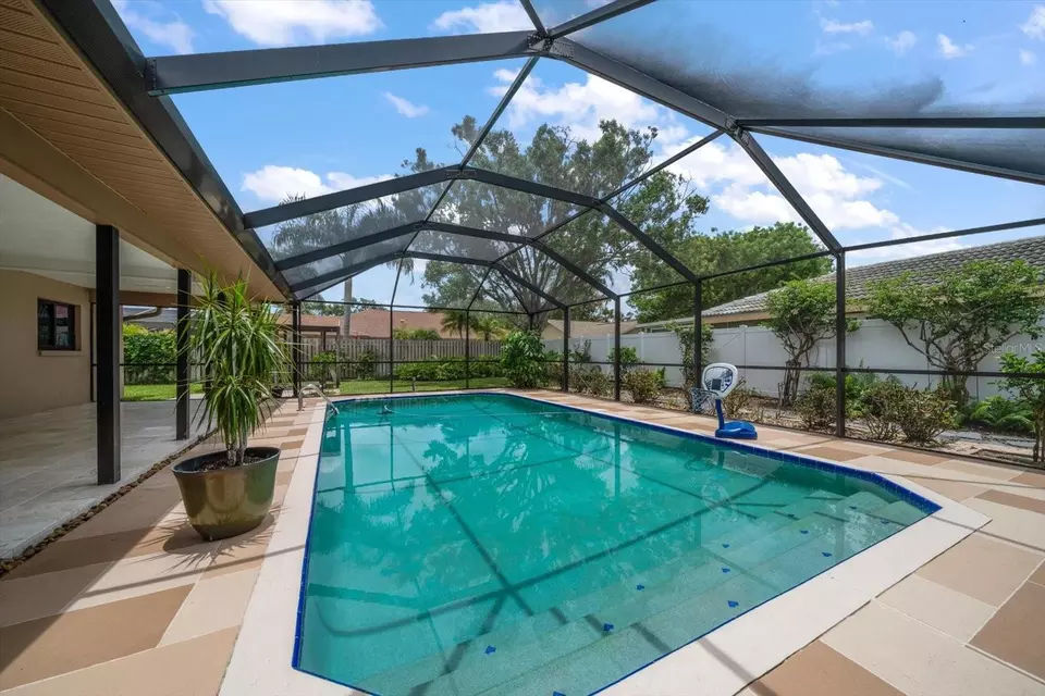 Exterior - 1623 El Tair Trl, Clearwater, FL 33765 photo 9 of 17