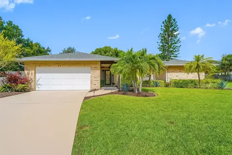 48 Hillside Ct, Palm Harbor, FL 34683