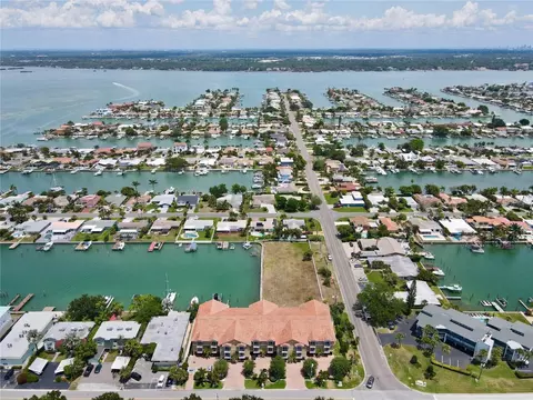 300 Capri Blvd #3, Treasure Island, FL 33706