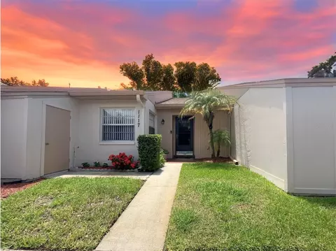 1117 Bowsprit Ln, Holiday, FL 34691