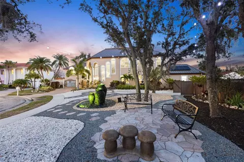 3025 Oakmont Dr, Clearwater, FL 33761