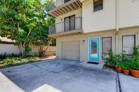 135 92nd Ave #5, Treasure Island, FL 33706