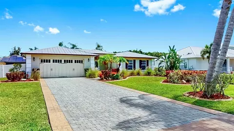 205 24th Ave SW, Ruskin, FL 33570