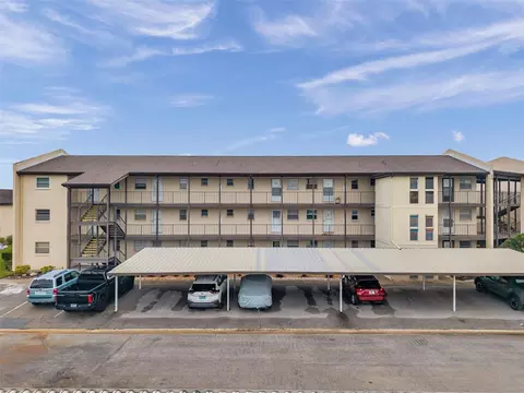 5245 Amulet Dr #201, New Port Richey, FL 34652