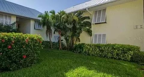 7300 Sunshine Skyway Ln S #104, Saint Petersburg, FL 33711