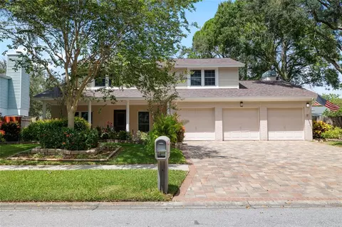 4233 Water Oaks Ln, Tampa, FL 33618