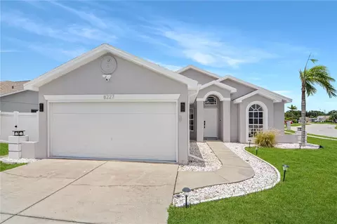 8227 National Dr, Port Richey, FL 34668