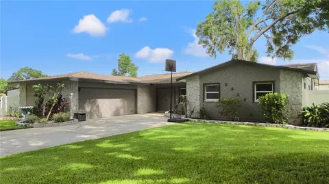 2838 Springdell Cir, Valrico, FL 33596