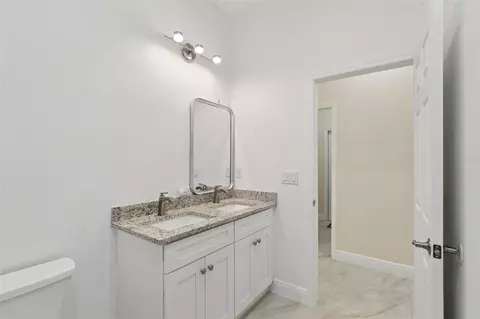 Bath - 33433 Loop Ct, Webster, FL 33597 photo 7 of 8