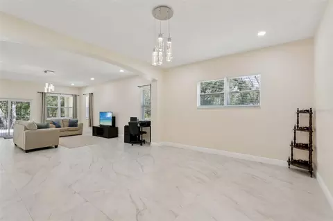 Living - 33433 Loop Ct, Webster, FL 33597 photo 3 of 4