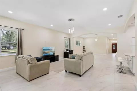 Living - 33433 Loop Ct, Webster, FL 33597 photo 1 of 4