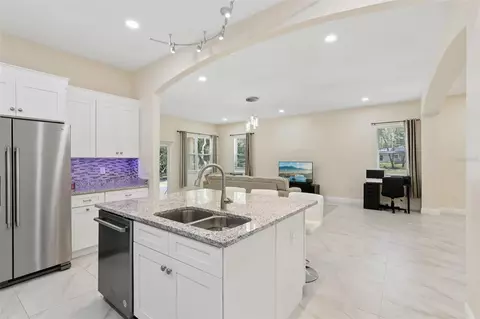 Kitchen - 33433 Loop Ct, Webster, FL 33597 photo 3 of 3
