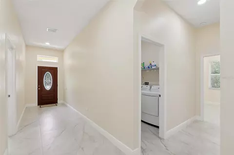 Entry Way - 33433 Loop Ct, Webster, FL 33597 photo 2 of 3