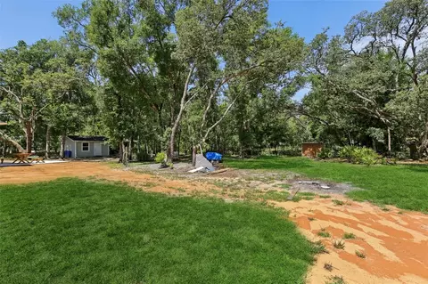 Exterior - 33433 Loop Ct, Webster, FL 33597 photo 11 of 13