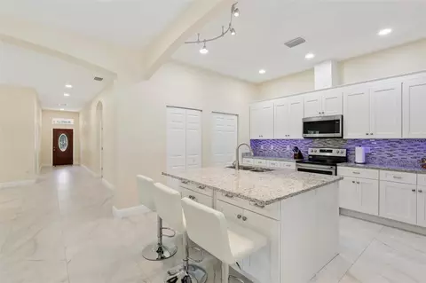 Entry Way - 33433 Loop Ct, Webster, FL 33597 photo 1 of 3