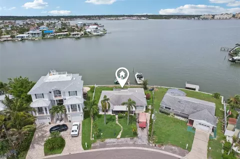 16033 Redington Dr, Redington Beach, FL 33708