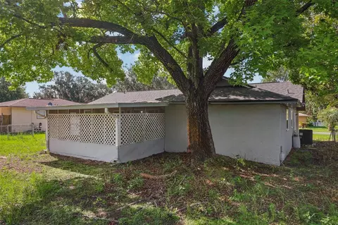 Exterior - 3 Silver Ct, Ocala, FL 34472 photo 7 of 8