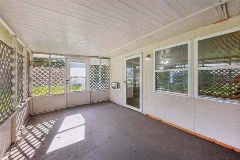 Exterior - 3 Silver Ct, Ocala, FL 34472 photo 4 of 8