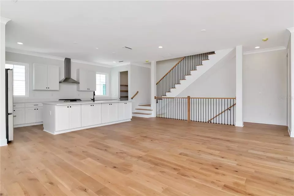 Living - 407 S Albany Ave #3, Tampa, FL 33606 photo 5 of 6