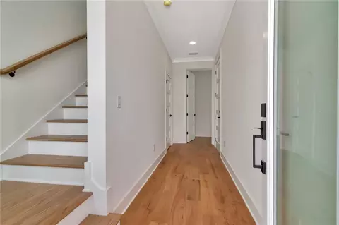 Entry Way - 407 S Albany Ave #3, Tampa, FL 33606 photo 1 of 2