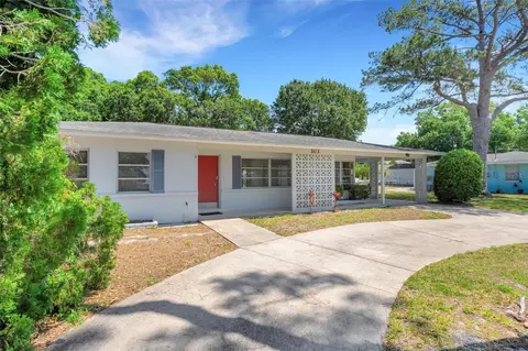 303 Shore Dr W, Oldsmar, FL 34677