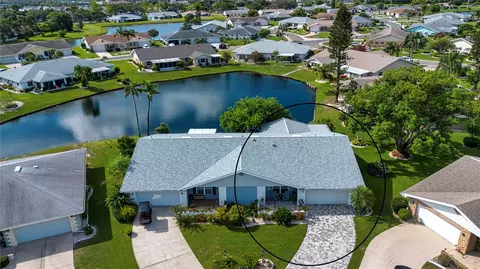 1004 Yellowbird Pl, Sun City Center, FL 33573