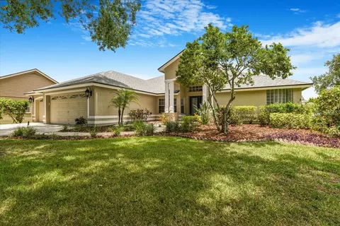 816 Sandringham Ln, Lutz, FL 33549
