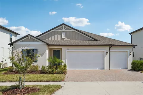 8820 Little Bluestem Dr, Land O Lakes, FL 34637