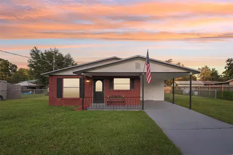 1302 N Bracewell Dr, Plant City, FL 33563