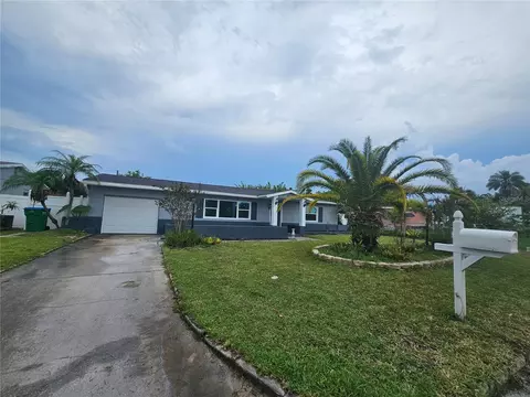 4943 Lake Charles Dr N, Kenneth City, FL 33709