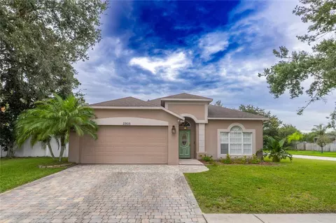22615 Laureldale Dr, Lutz, FL 33549