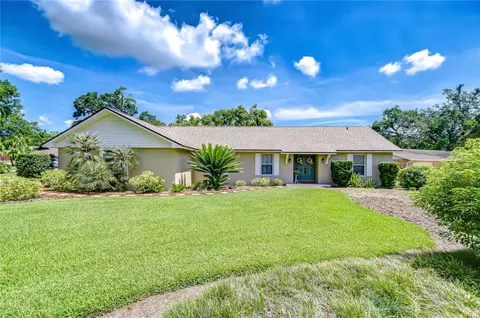 1807 Parkwood Dr, Valrico, FL 33594