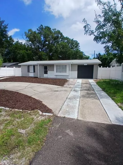 4706 Darlington Rd, Holiday, FL 34690