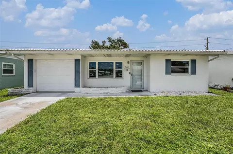 10221 Larchmont Pl N #12, Pinellas Park, FL 33782