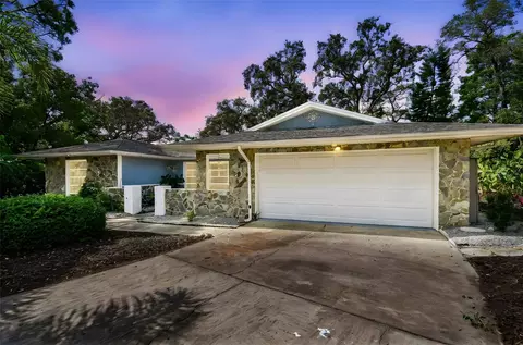 1392 Burnt Oak St, Tarpon Springs, FL 34689