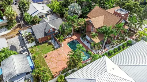 950 12th St N, Saint Petersburg, FL 33705