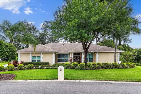 2706 S Fairway Dr, Plant City, FL 33566