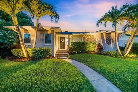 121 28th Ave NE, Saint Petersburg, FL 33704