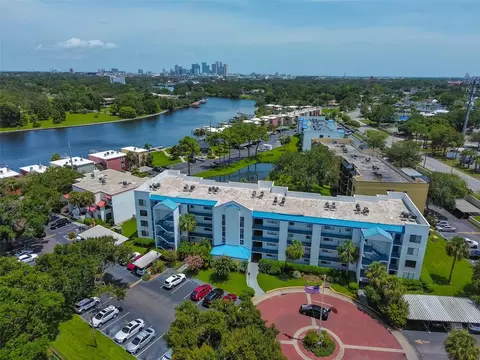 2424 W Tampa Bay Blvd #L301, Tampa, FL 33607