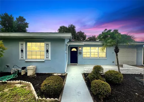 6374 Hampton Dr N, Saint Petersburg, FL 33710