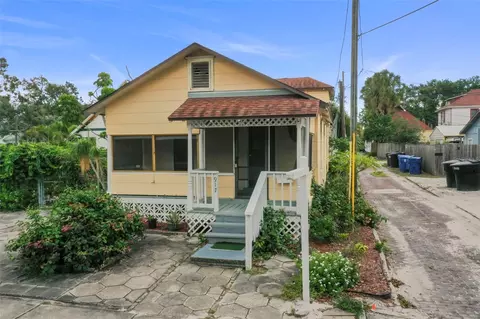 917 Dartmoor St N, Saint Petersburg, FL 33701