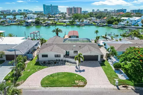 74 Windward Is, Clearwater Beach, FL 33767