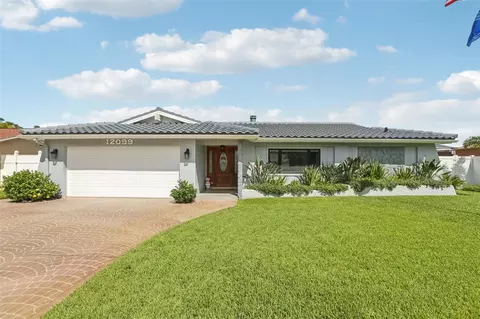 12099 Kay Dr, Seminole, FL 33772
