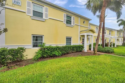 121 Seahorse Dr SE #A, Saint Petersburg, FL 33705