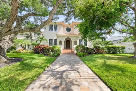 420 Riviera Dr, Tampa, FL 33606