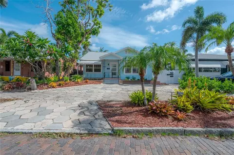 2421 Burlington Ave N, Saint Petersburg, FL 33713