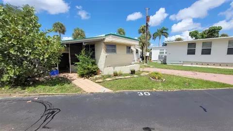 4851 W Gandy Blvd #B4L30, Tampa, FL 33611