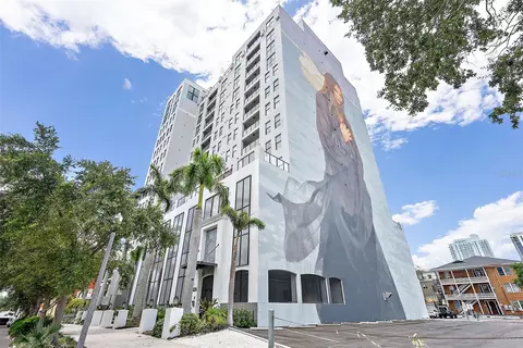 226 5th Ave N #1403, Saint Petersburg, FL 33701