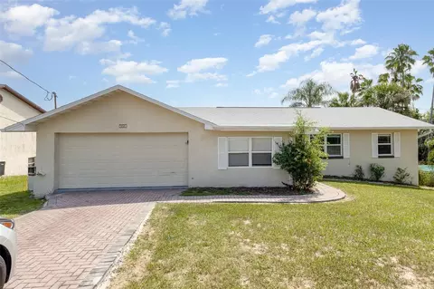 907 Valentina Dr, Dundee, FL 33838