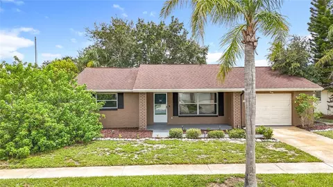 5722 Mariposa Dr, Holiday, FL 34690